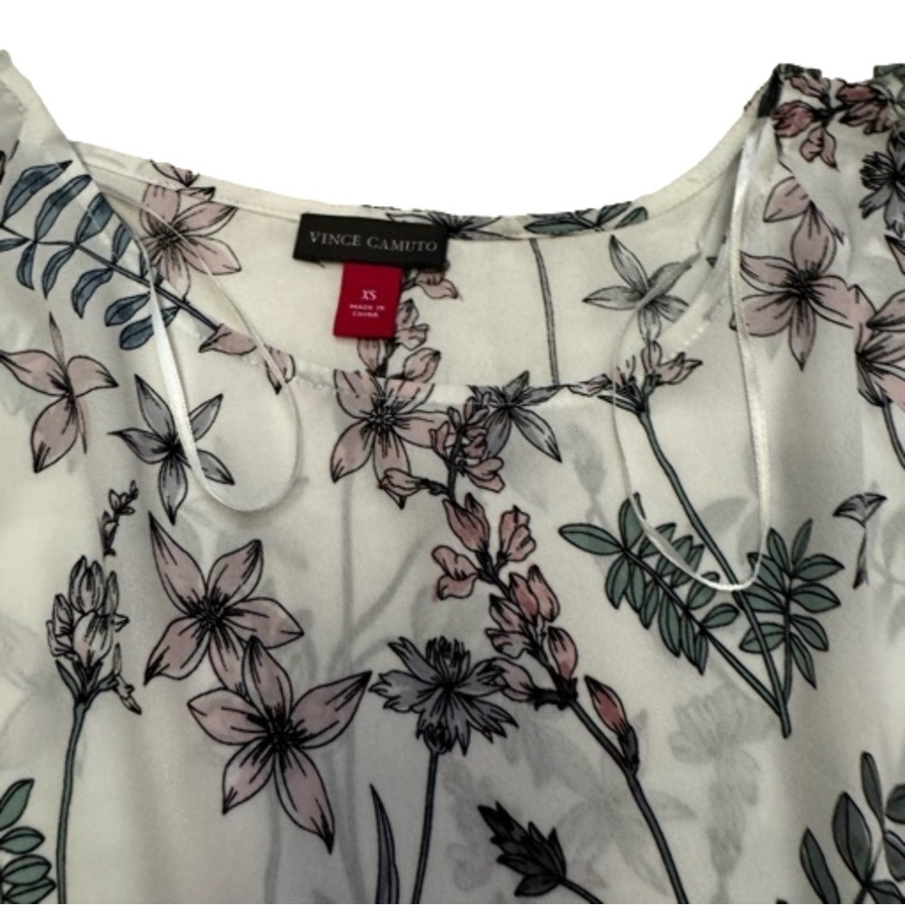 Vince Camuto Cold Shoulder White Floral Blouse Top Size XS Gathered at Wrist NEW - Picture 5 of 16
